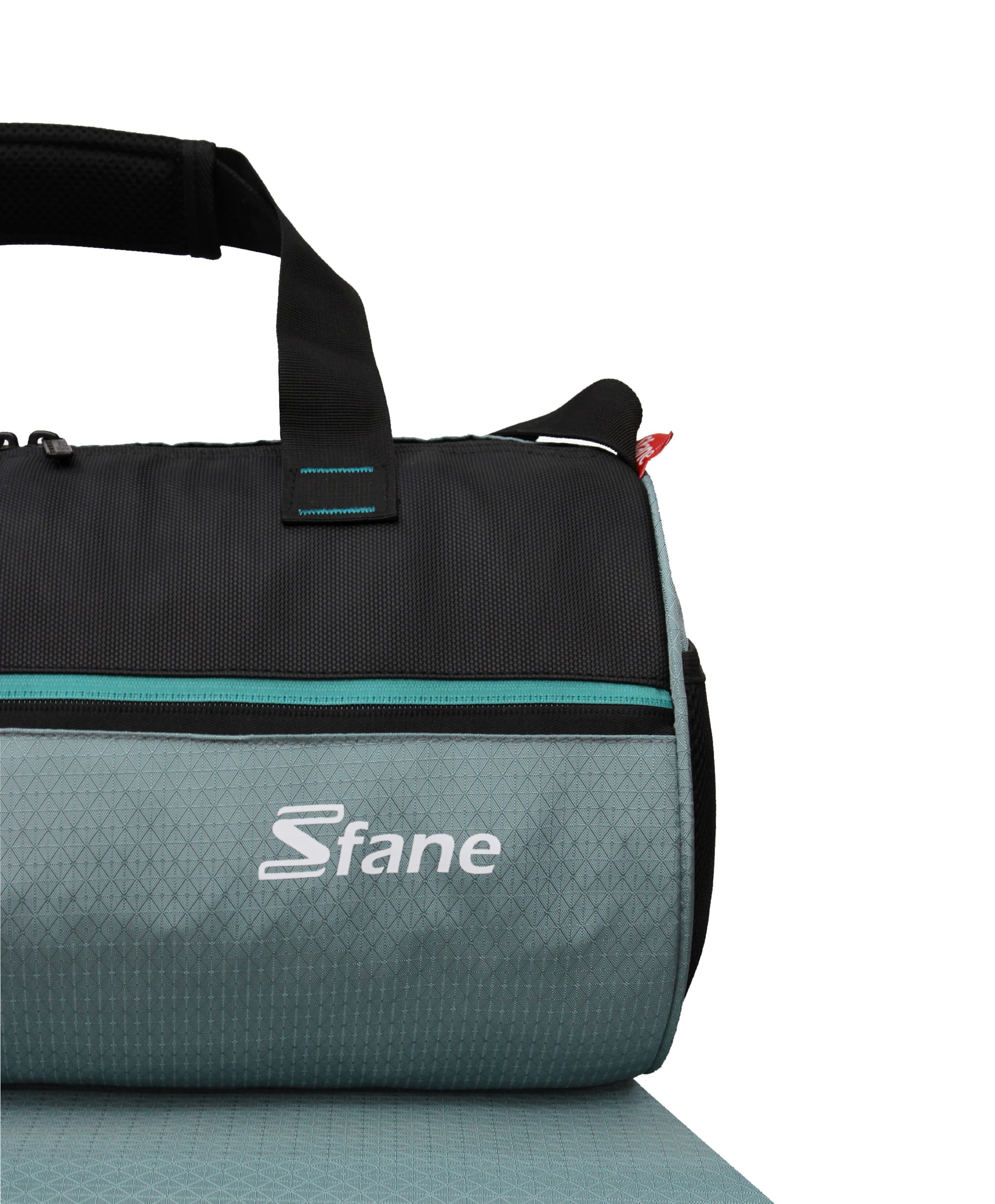 Sfane duffle bag in gym setting